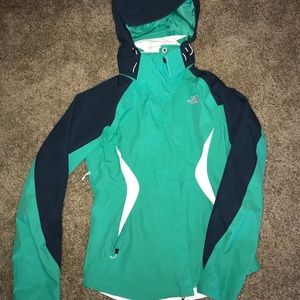 North jack ski and snowboarding jacket